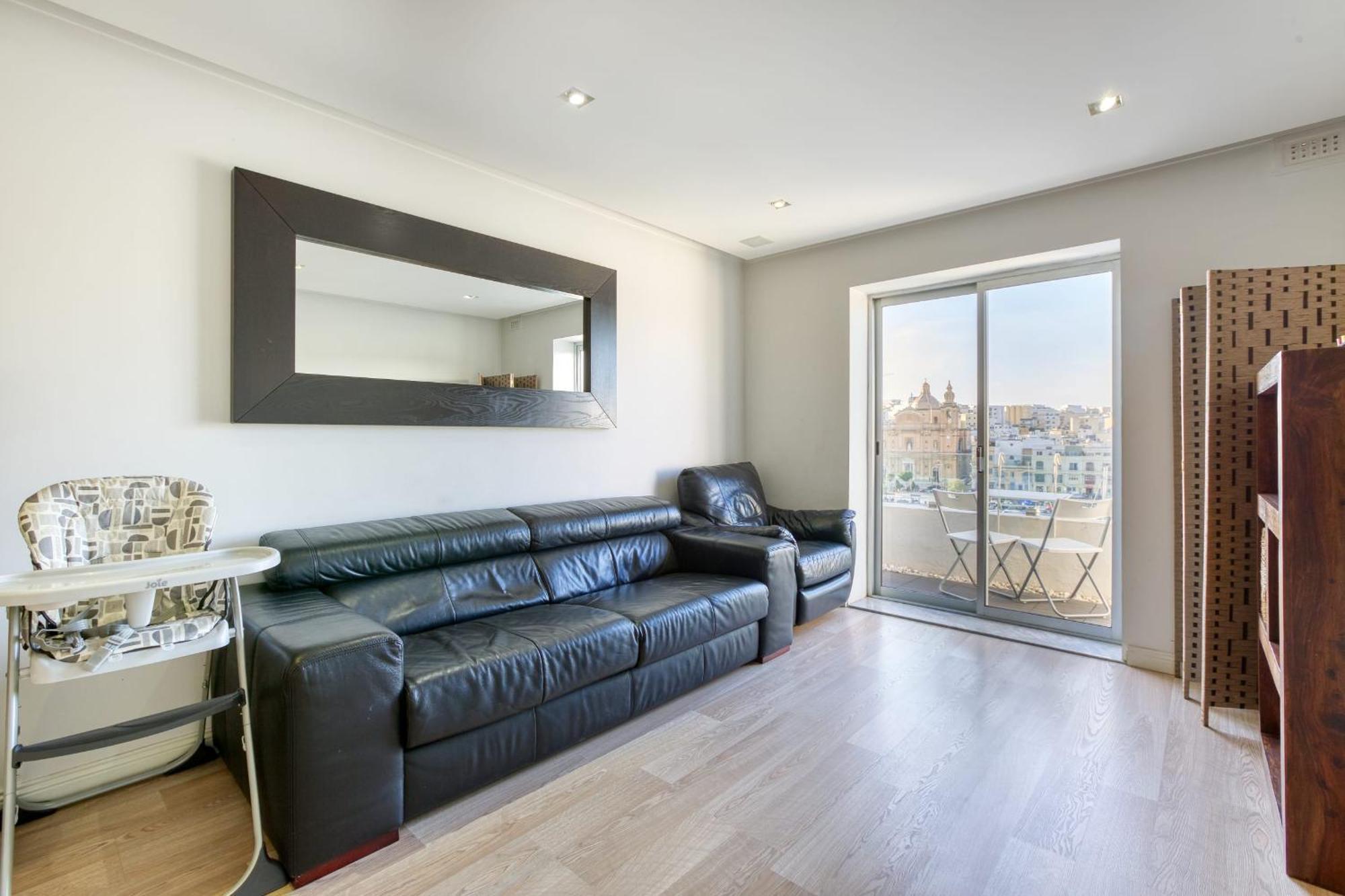 Seafront Apartment-Hosted By Sweetstay Pieta Exterior photo