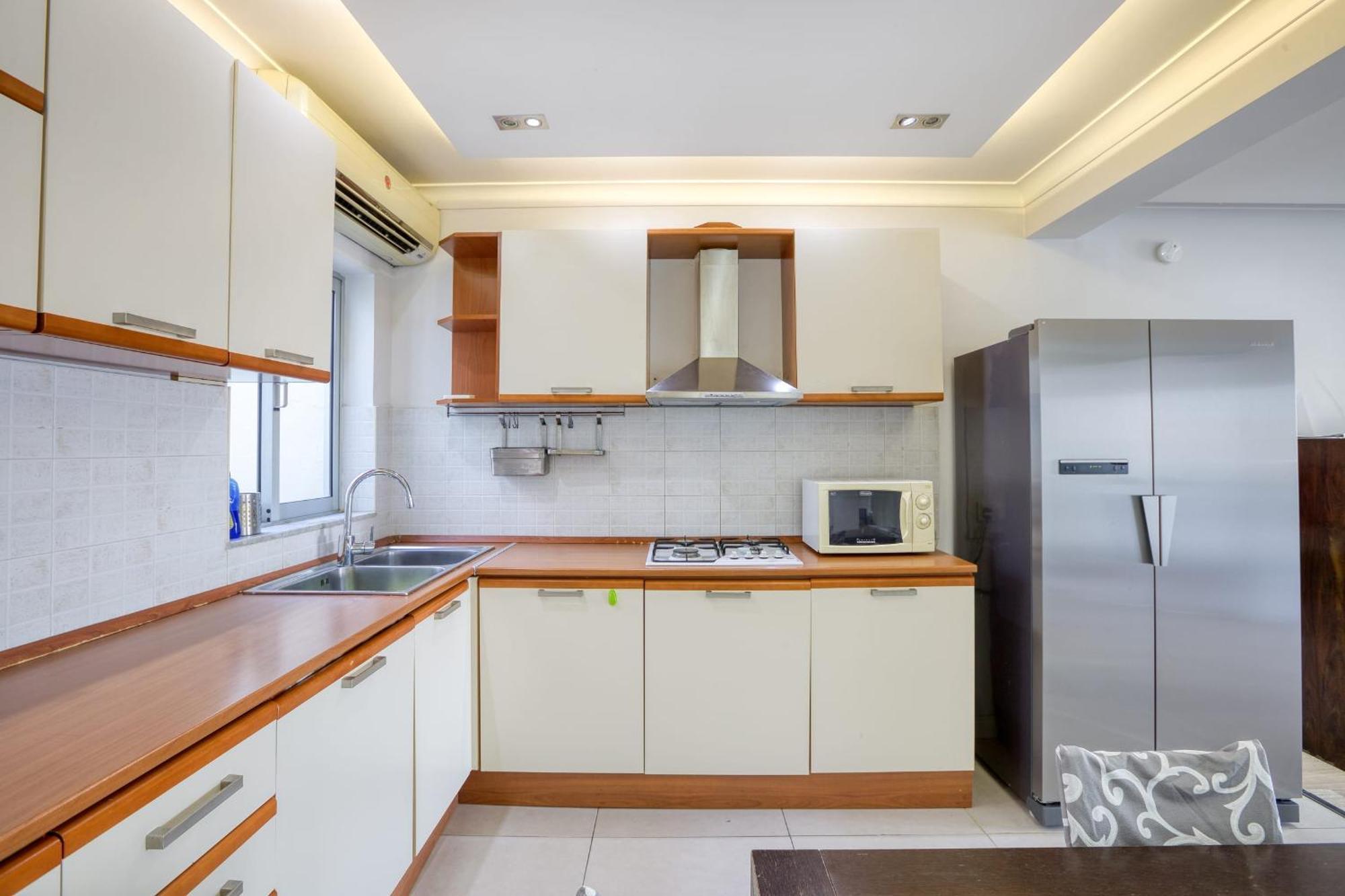 Seafront Apartment-Hosted By Sweetstay Pieta Exterior photo