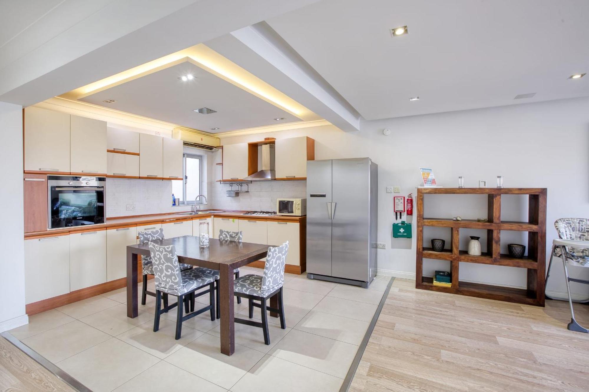 Seafront Apartment-Hosted By Sweetstay Pieta Exterior photo
